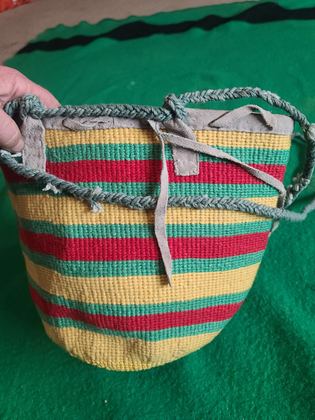 Plateau full-turn twined bucket bag ("sally bag" form) in dyed yarn, plate 130