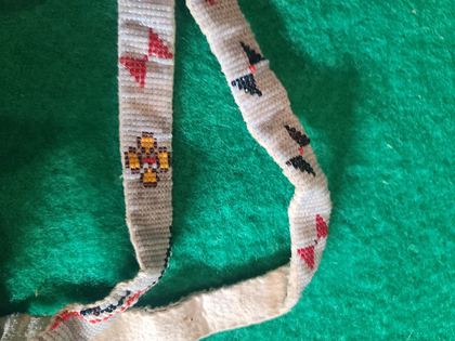 Fully-beaded geometric flat purse with beaded carrying strap, plate 67